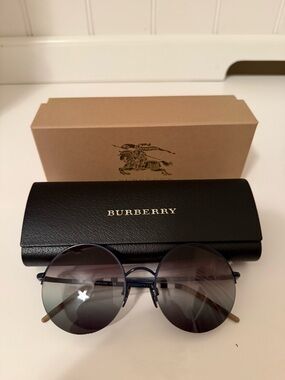 Burberry Round Gradient Lens Sunglasses in Black and Brown